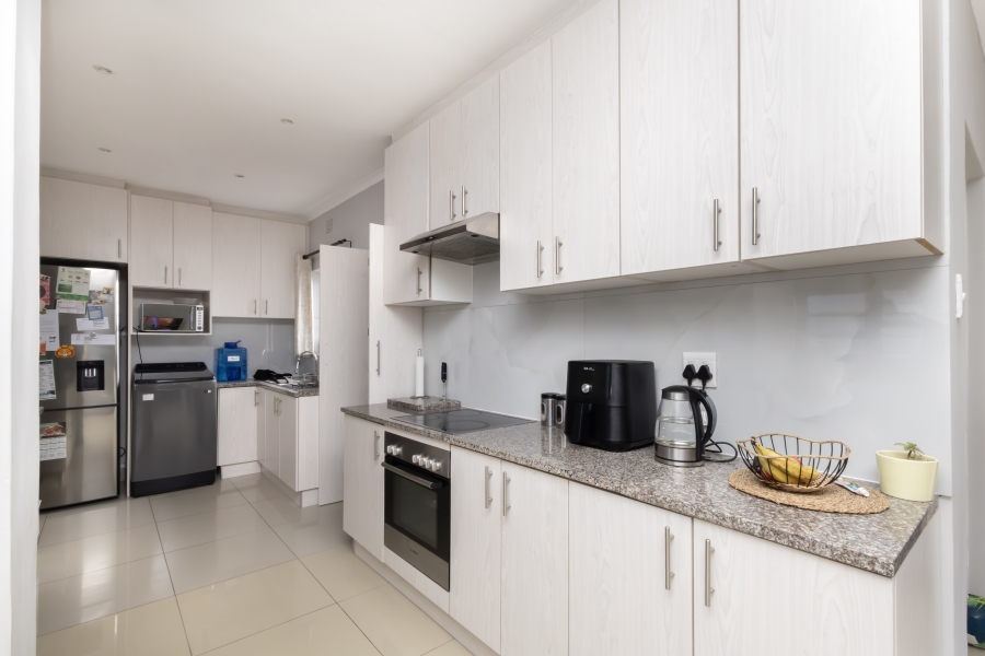 3 Bedroom Property for Sale in Sanddrift Western Cape